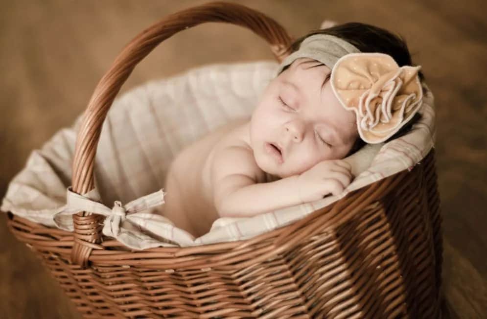 Najlepszy obiektyw do fotografii noworodkowej – co wybrać dla idealnych zdjęć?