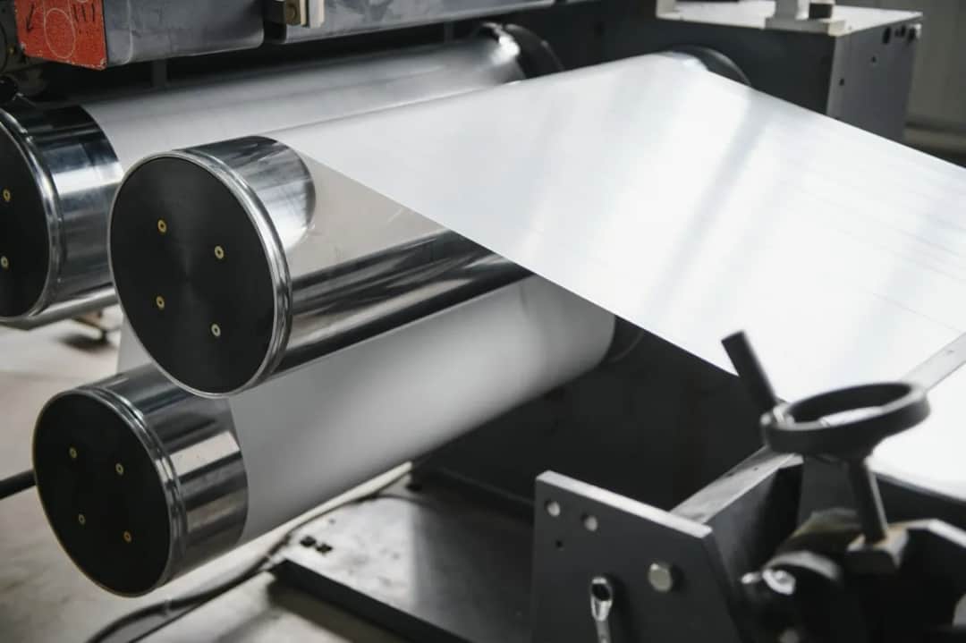 Druk na folii elektrostatycznej: odkryj zalety i zastosowania tej technologii