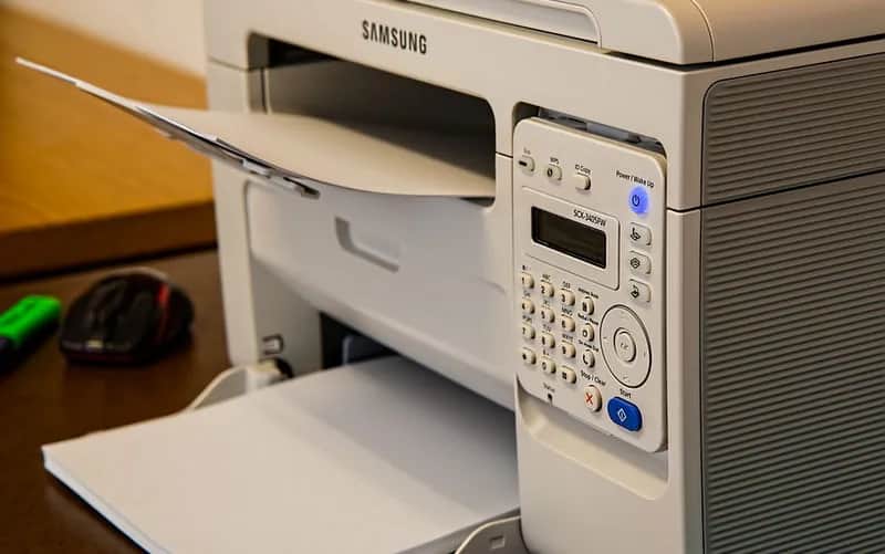 Jak drukować dwustronnie? Proste metody i ustawienia, które musisz znać