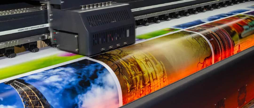 Jak druk offsetowy na folii zmienia branżę reklamową i przemysłową