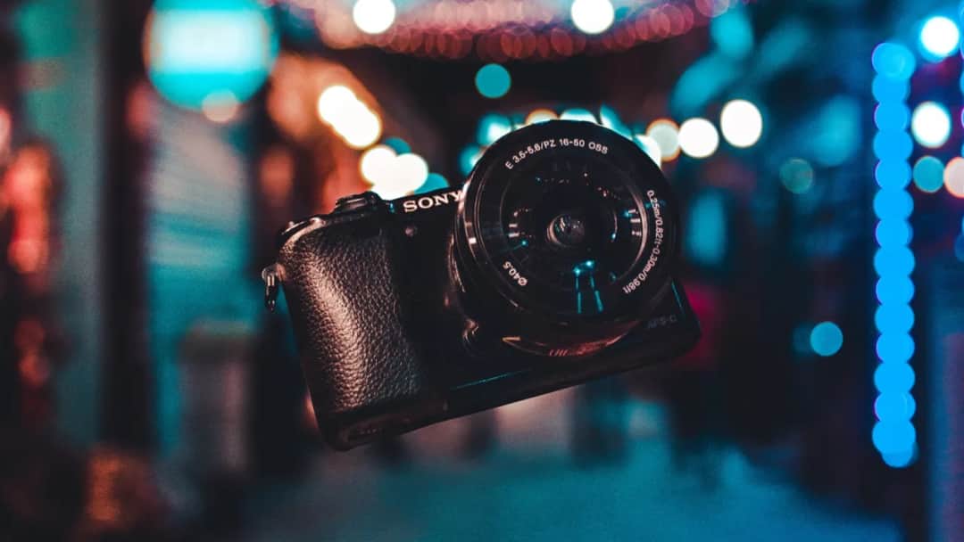 Jaki obiektyw do Sony a6000 wybrać, aby poprawić swoje zdjęcia?