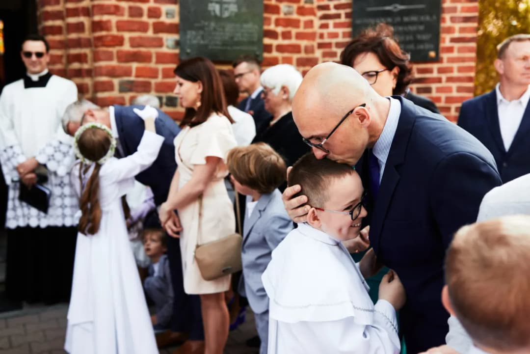 Ile kosztuje fotograf na komunie? Ceny, które mogą Cię zaskoczyć