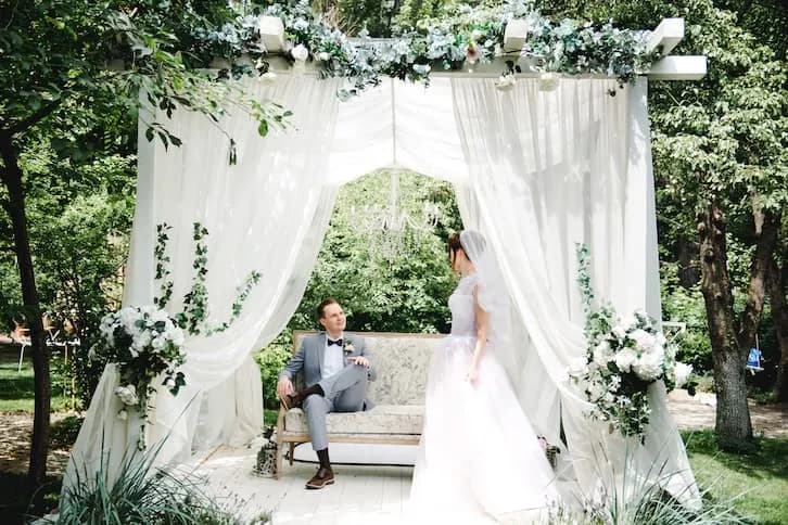 Fotograf czy kamerzysta na wesele - co wybrać, aby nie żałować?