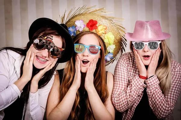 Ile bierze fotograf za 18 urodziny? Ceny, pakiety i porady