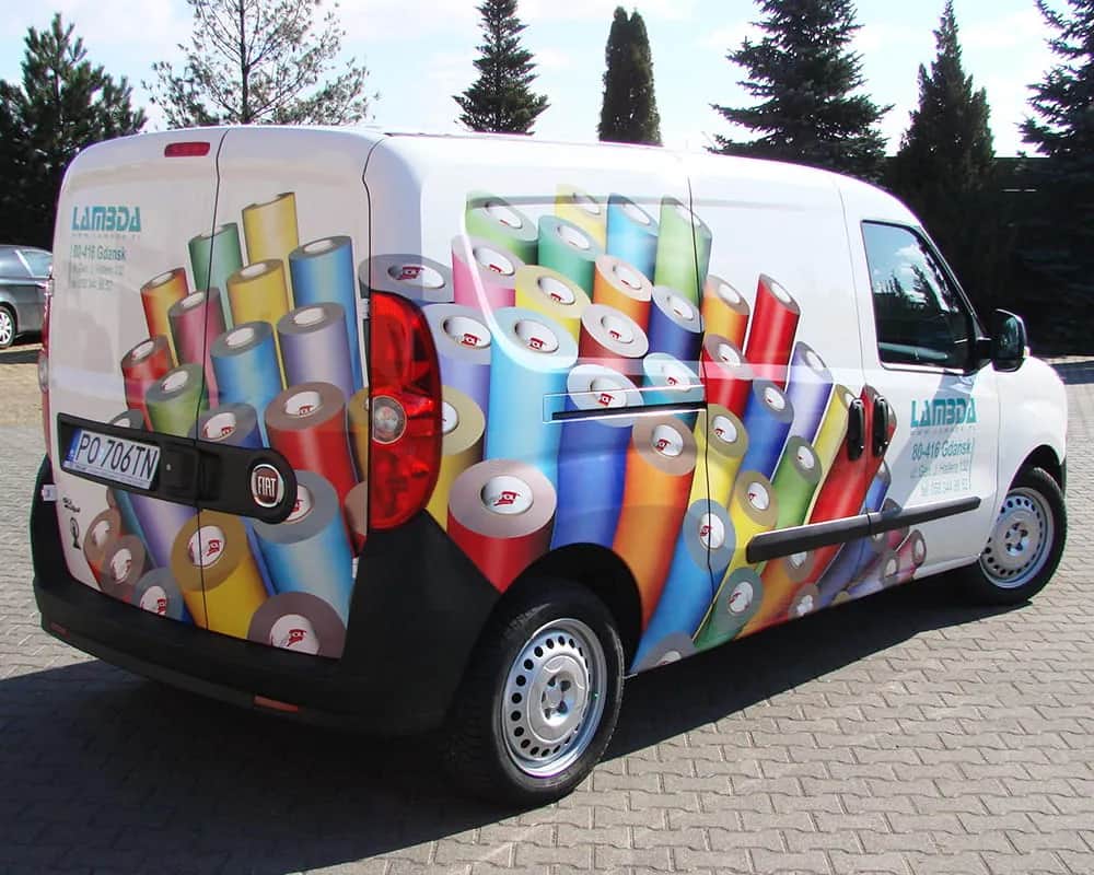 Folia do druku solwentowego: jak wybrać najlepsze materiały?