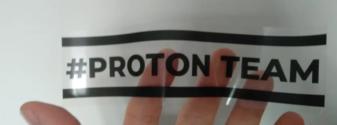 Jak druk na folii przezroczystej może zmienić Twoje projekty reklamowe