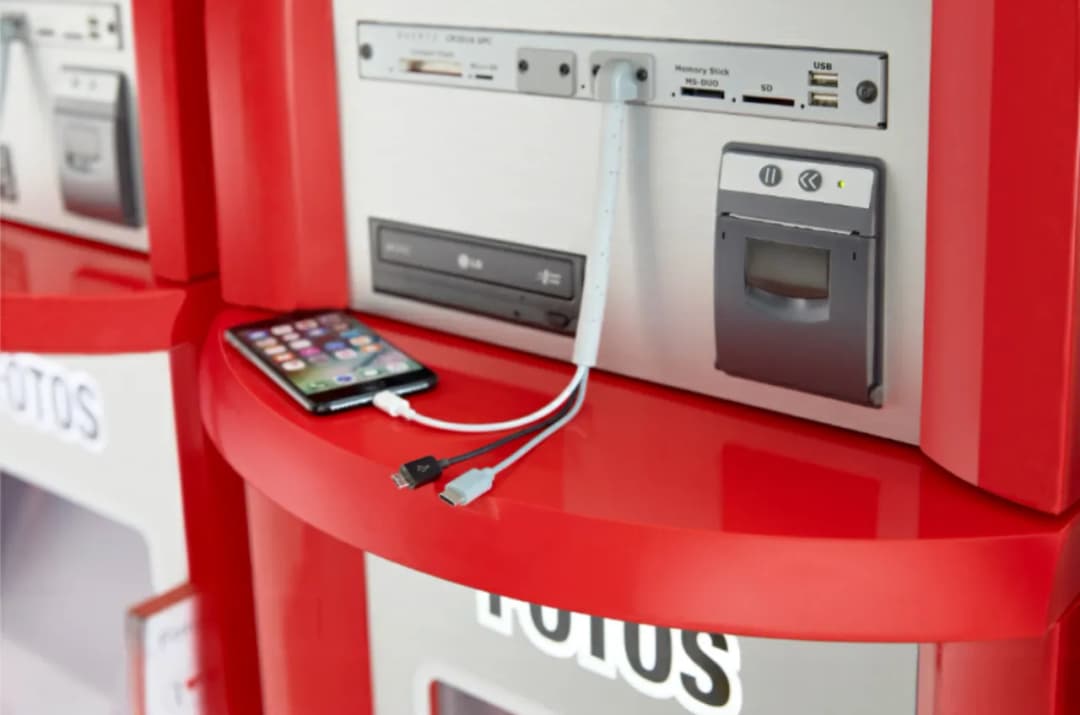 Jak wywołać zdjęcia z telefonu w Rossmannie - proste metody i porady