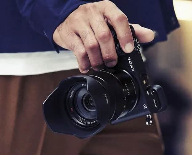 Jaki obiektyw do portretów Sony Alpha wybrać, aby uzyskać najlepsze efekty?