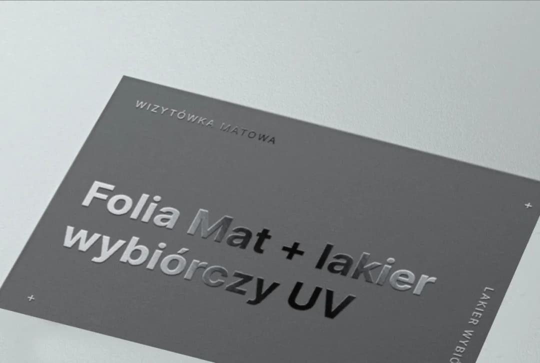 Folia mat druk: Jak matowe foliowanie poprawia jakość druków